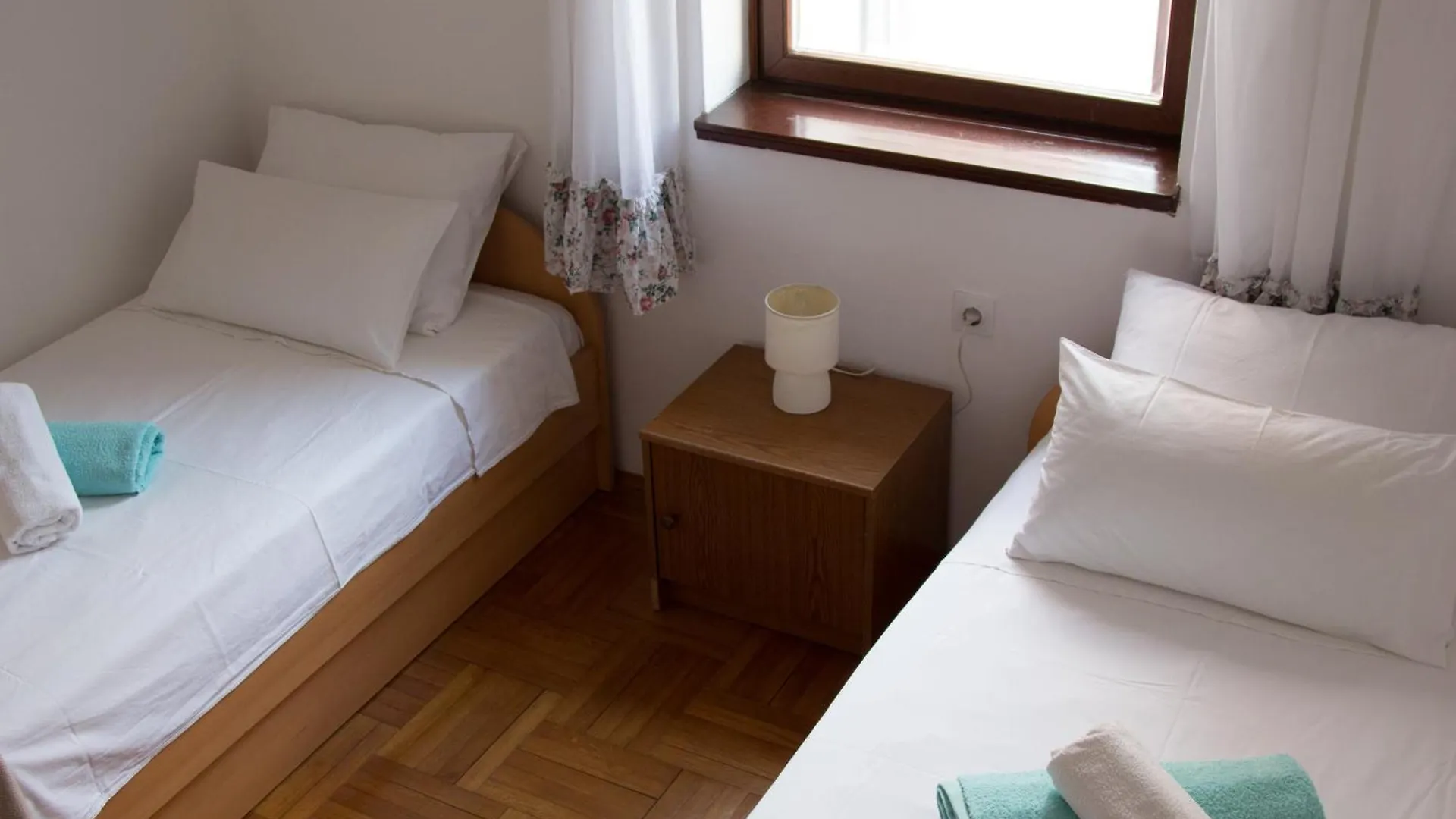 Krajcer Apartments Pula 0*,